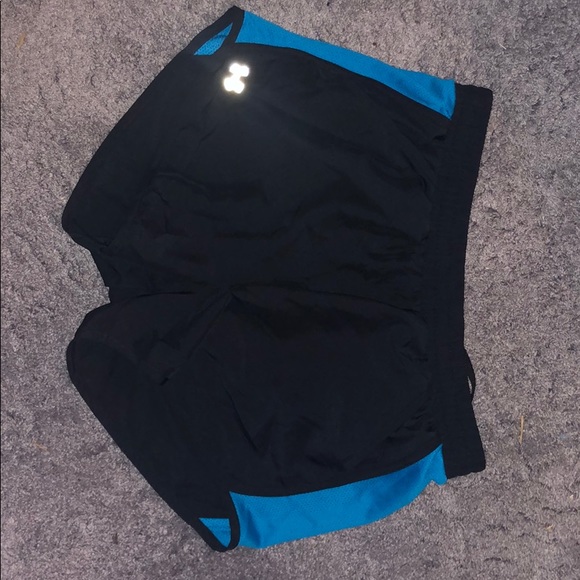 Under Armour Running Shorts - Picture 1 of 2